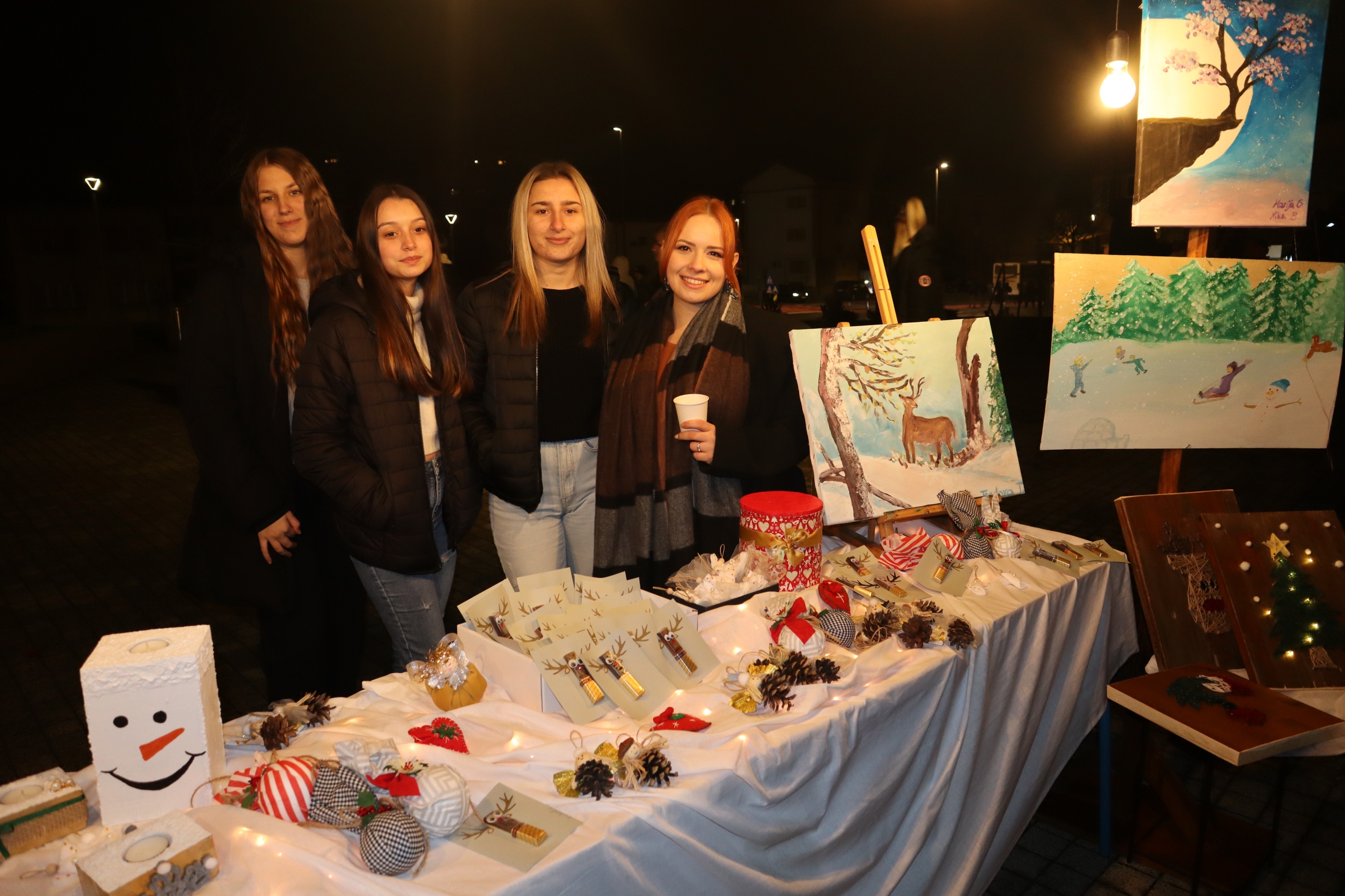 Domski advent na otvorenom