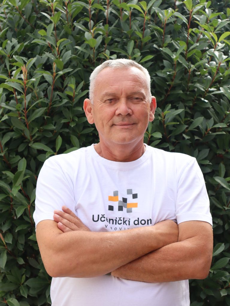 Damir Jušta