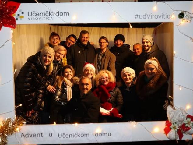 Djelatnici i gosti na Domskom adventu